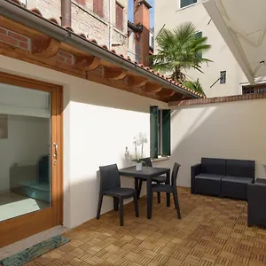 Corteluna Incantevole A 500 Metri Da P.zza S.marco Apartamento
